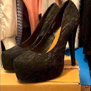 Lace high heals